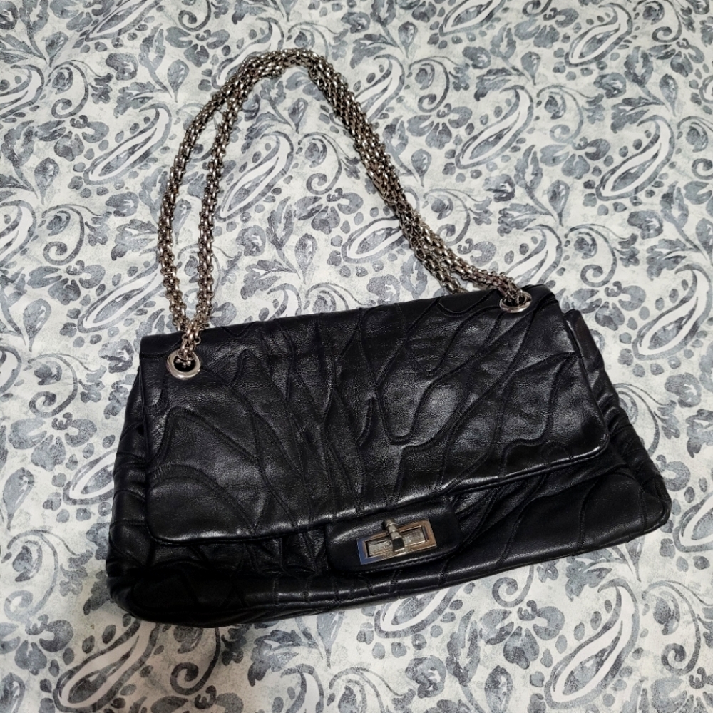 Chanel vintage chain bag